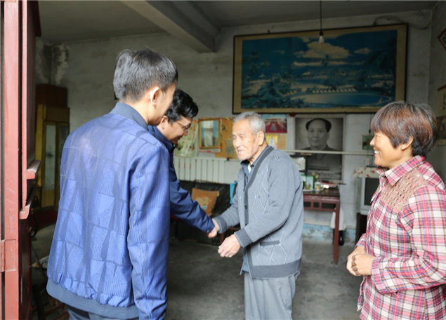 医院开展离休干部“面对面、户户到”走访调研活动1.jpg