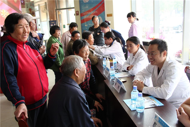 九九重阳 爱满兖医——我院开展系列爱老、尊老、助老志愿服务活动14.jpg