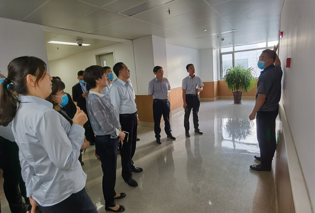 济宁市兖州区人民医院院领导带头参加消防安全知识现场培训1.jpg