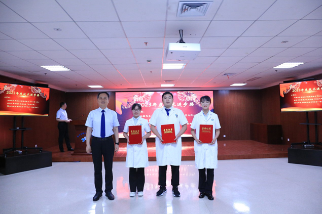 济宁市第三人民医院隆重召开庆祝“8.19”中国医师节表彰大会3.jpg
