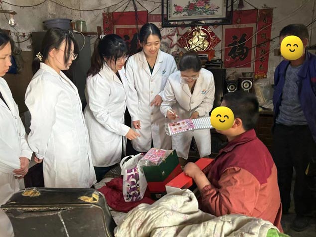 济宁市第三人民医院儿童康复中心为残疾儿童开展送康上门服务3.jpg