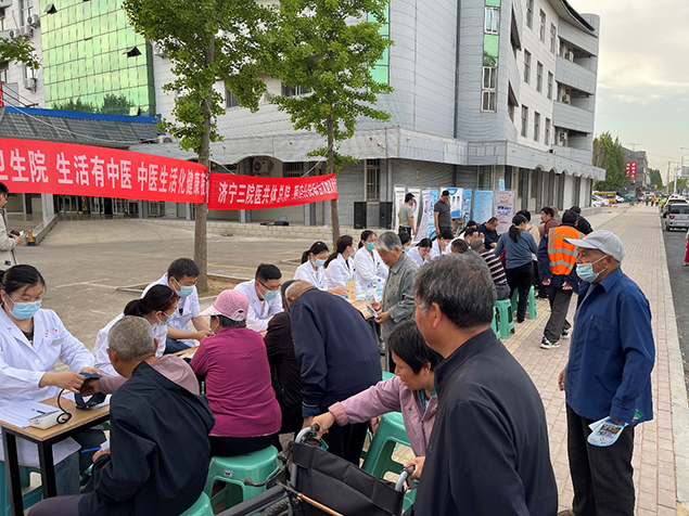 5.2--三级医疗资源-“沉”-下去-健康服务-“实”-起来——济宁三院医共体总院联合颜店分院开展急救知识培训及大型惠民义诊活动1.jpg
